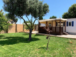 Chalet junto al mar con barbacoa y jardín